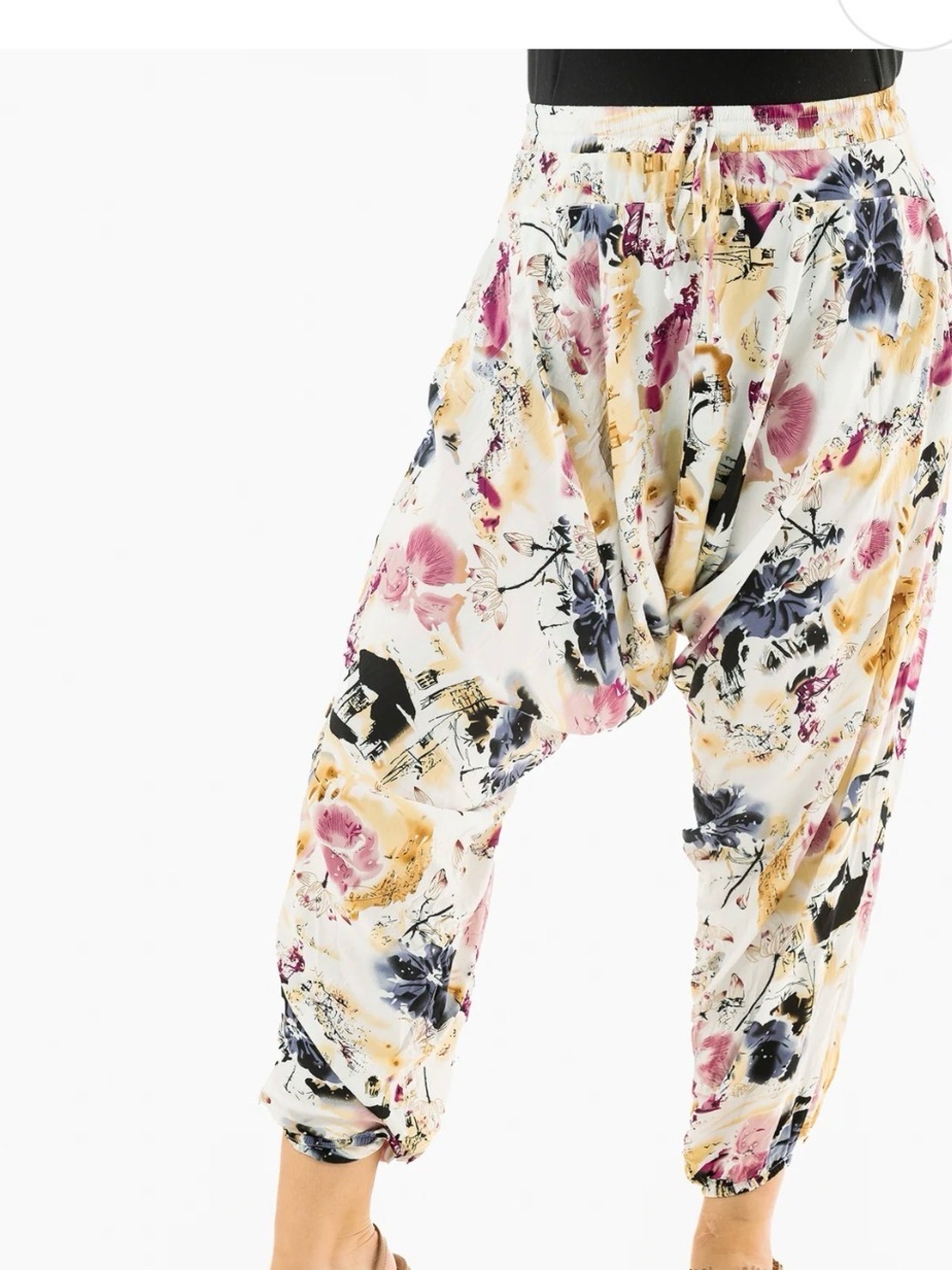 Women's Floral Harem Cropped Pants - White Multi